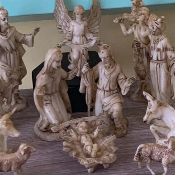 Vintage Nativity Scene - Picture 8 of 10